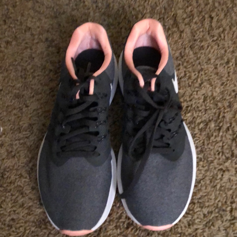 Nike pink and gray running shoes NEW